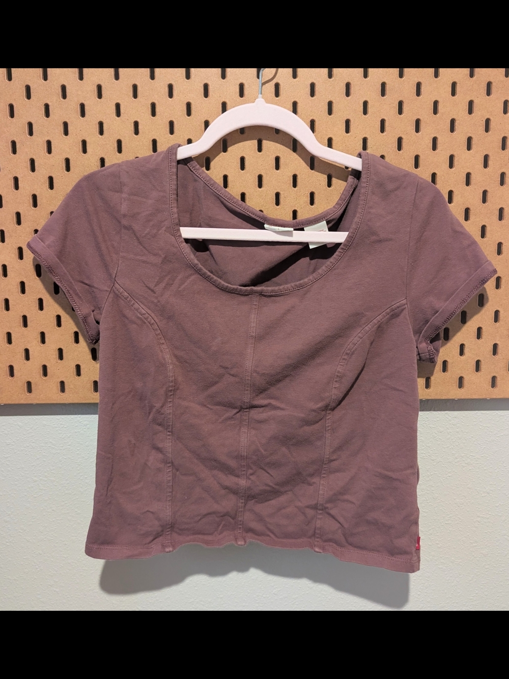 Levi's Mauve Scoop-Neck Short Sleeve Tee